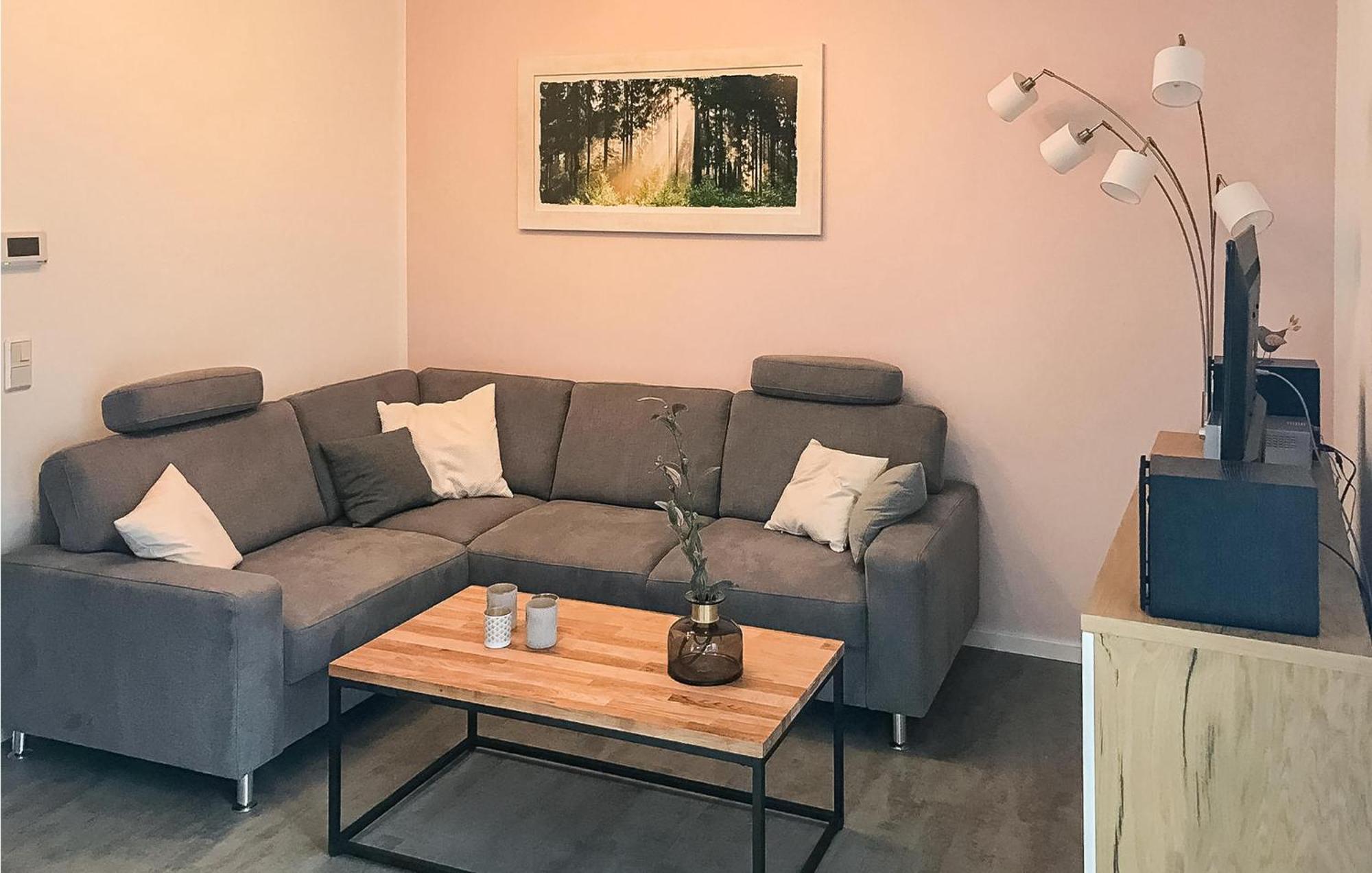 2 Bedroom Cozy Apartment In Rechlin Eksteriør billede