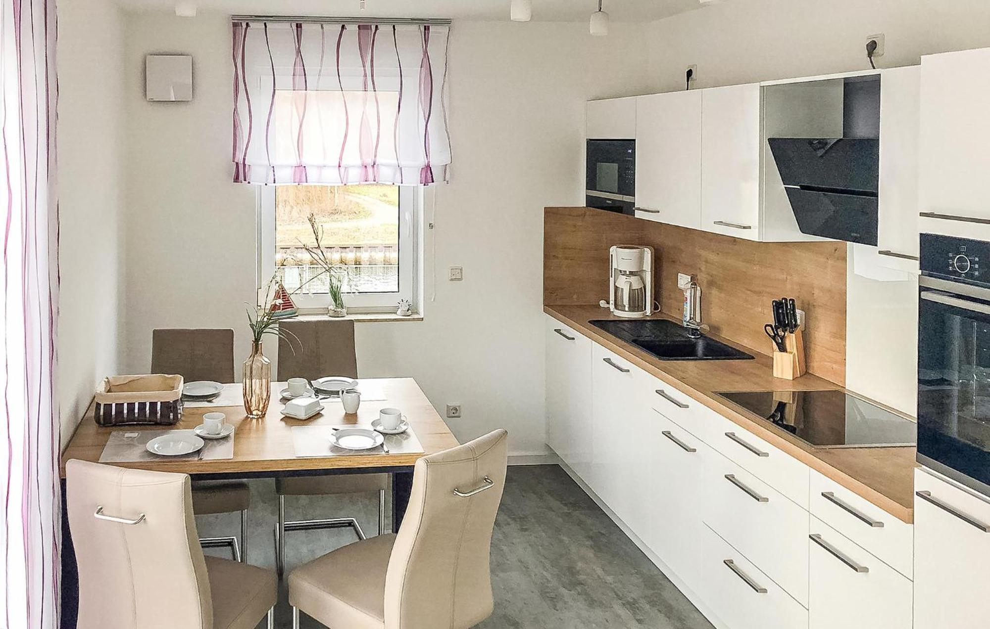 2 Bedroom Cozy Apartment In Rechlin Eksteriør billede